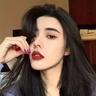 百变小姬子 海报